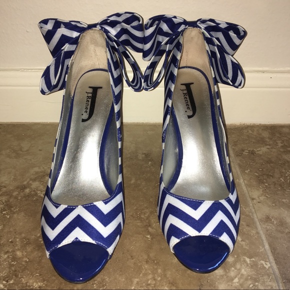 πHOST PICKπ Zigzag bow heels π - Picture 2 of 7